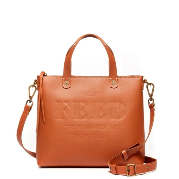 FEED Eleanor Crossbody Bag
Medium-sized crossbody leather bag with zipper $158 - Picture 3 of 8